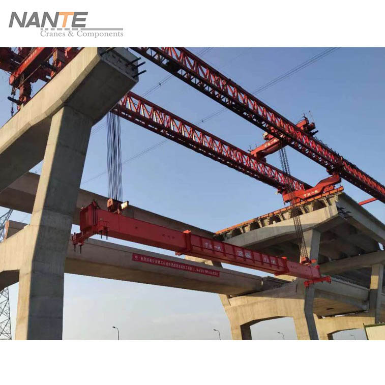 The Launch Crane is an efficient, flexible and safe bridge construction equipment.