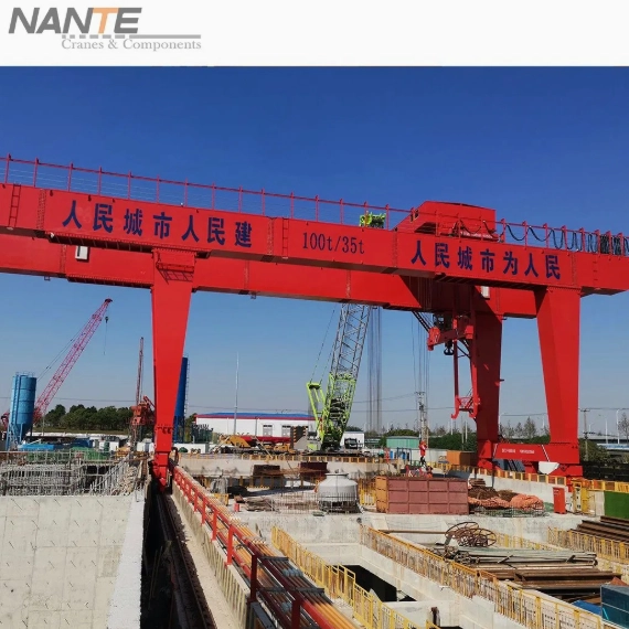 Fem Standard 80ton Double Girder Gantry Crane with Electric Winch