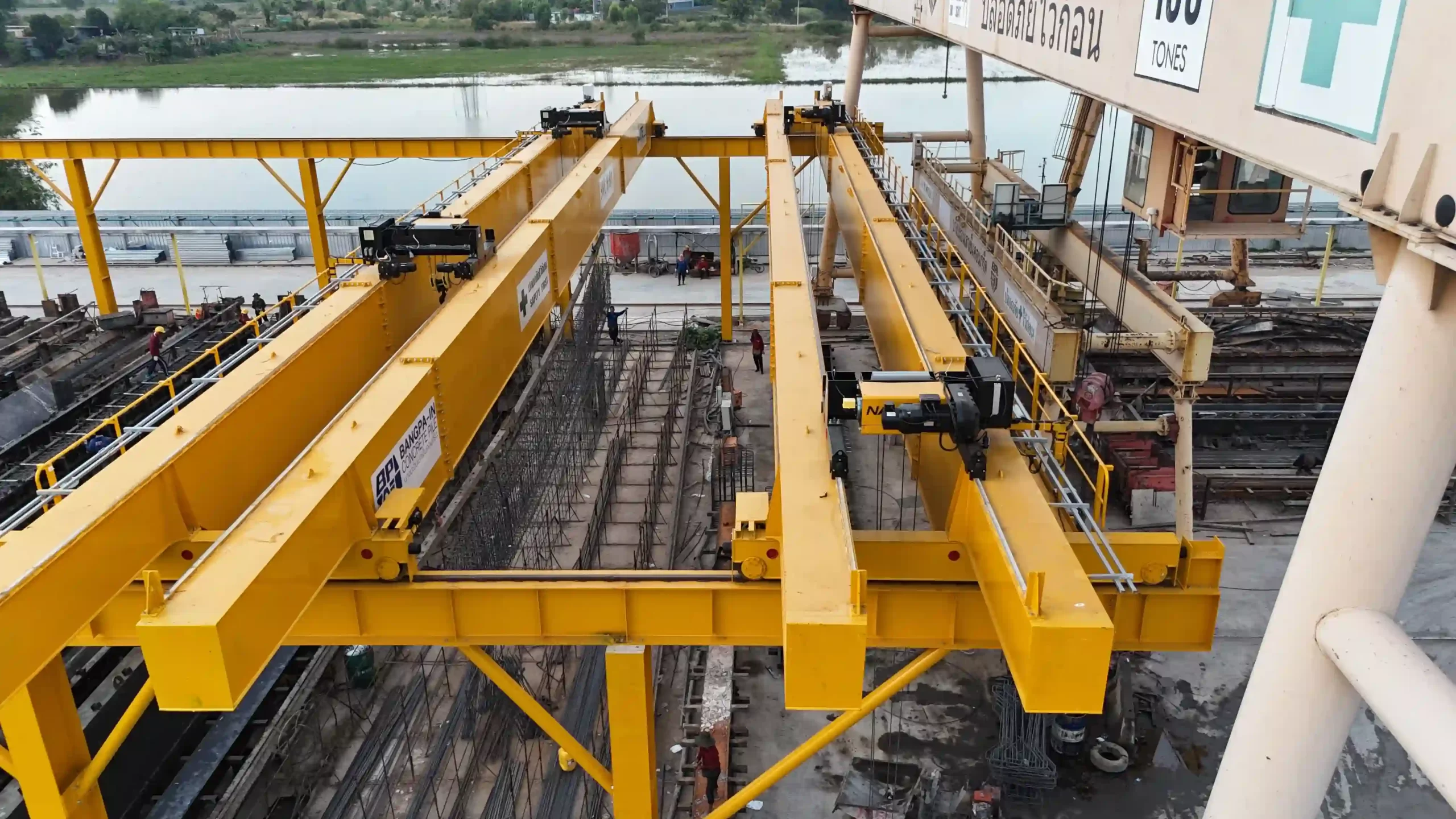 Overhead vs Gantry Cranes for Coastal Projects Key Anti-Corrosion Design Considerations