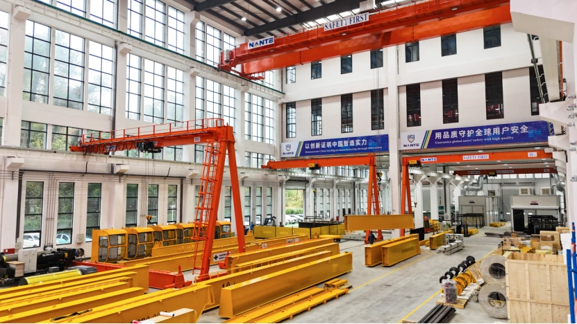 Nante Crane Heated & Mobile Booths paint room for Crane Painting process