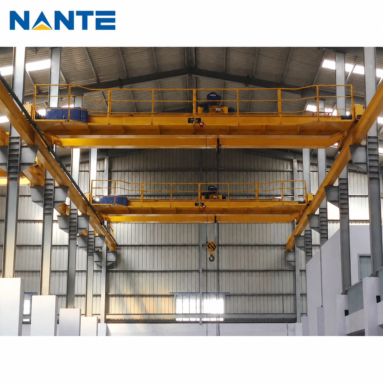 Double girder overhead crane with hoist