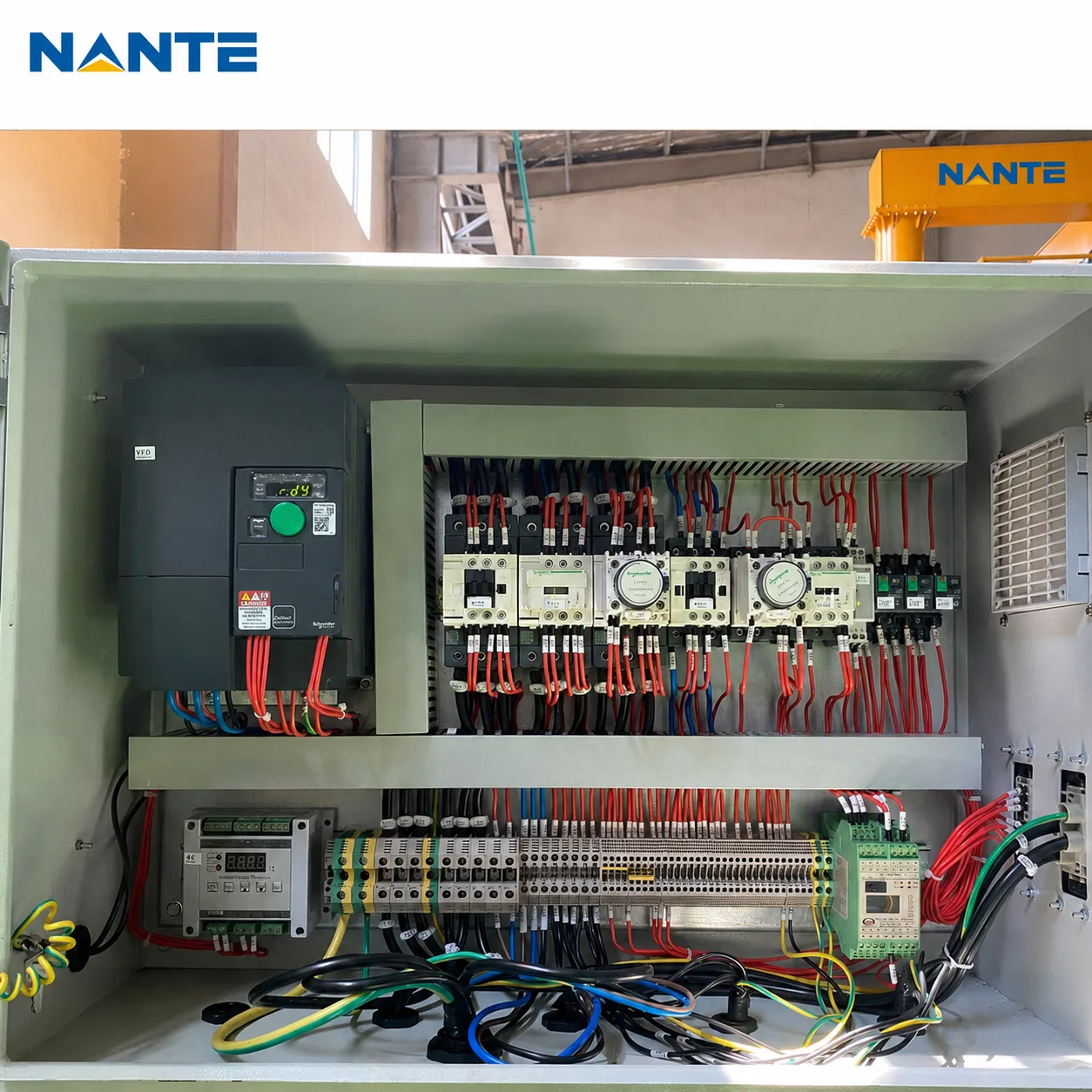 Nante hoist crane control panel interior