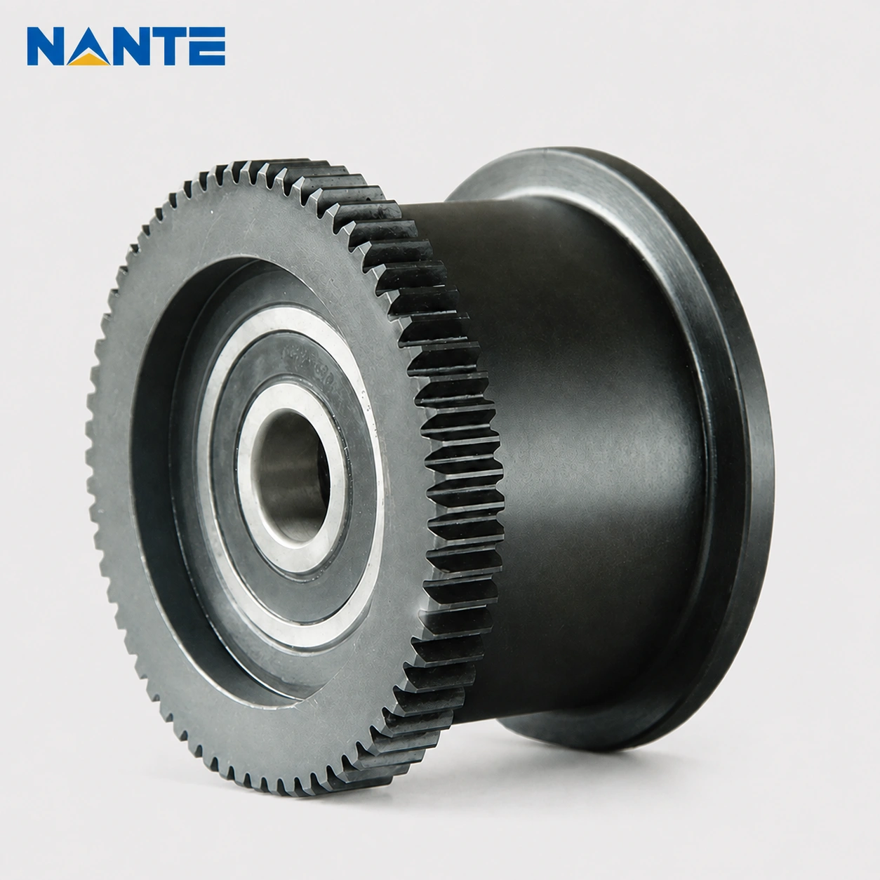 Open gear crane wheel set for gantry crane travelling system